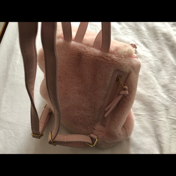 Furry Pink Back-Pack - Picture 6 of 7